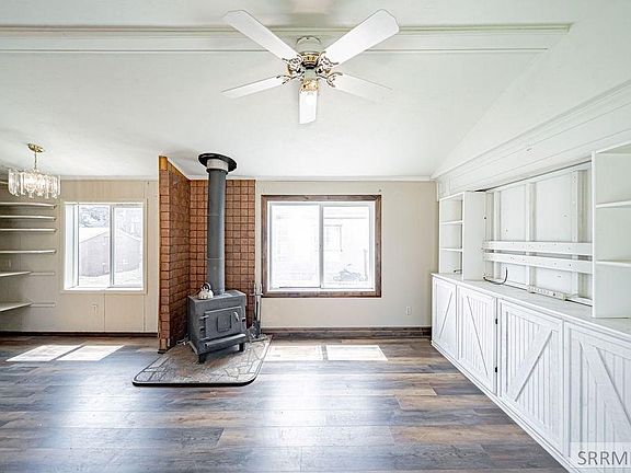 4th image of 730 Lupine Cir