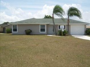 1401 SE Marisol Ln, Port Saint Lucie, FL 34952