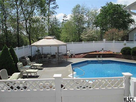 2nd image of 3182 Mount Carmel Ct