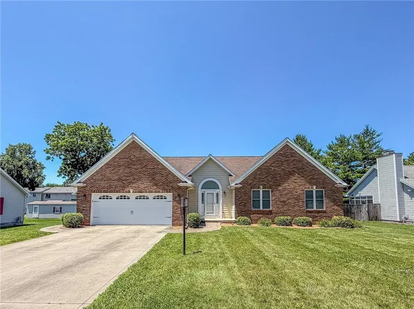 17 Lafayette Mdws, Mattoon, IL 61938