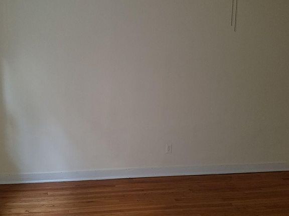 4th image of 1902 W Pratt Blvd APT 3B