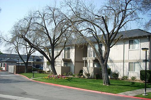 2nd image of 4908 N 9th St APT 205