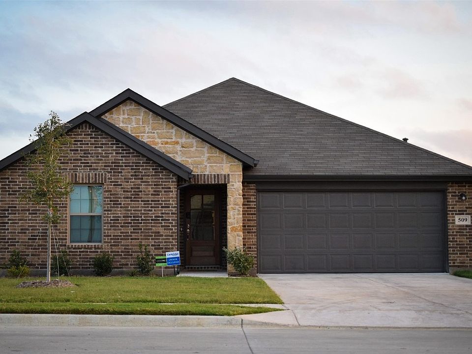 1st image of 1428 Foxglove Park