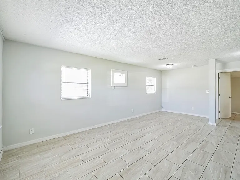 7617 Udine Ave — Photo 26