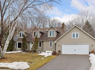 18428 Maple Leaf Dr, Eden Prairie, MN 55346