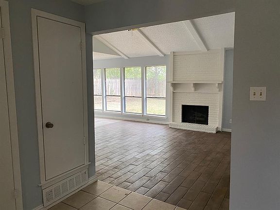 5th image of 1022 Mountview Dr
