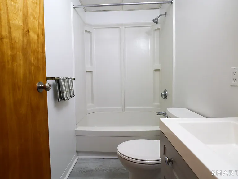 209 Bank St — Photo 8