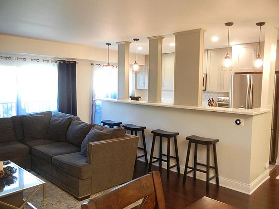 3rd image of 1103 S Hunt Club Dr APT 326