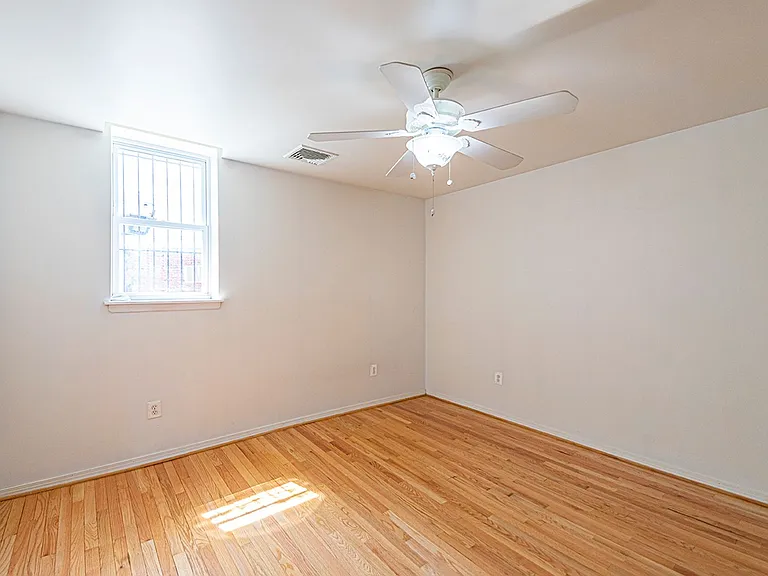 1635 E Passyunk Ave — Photo 11