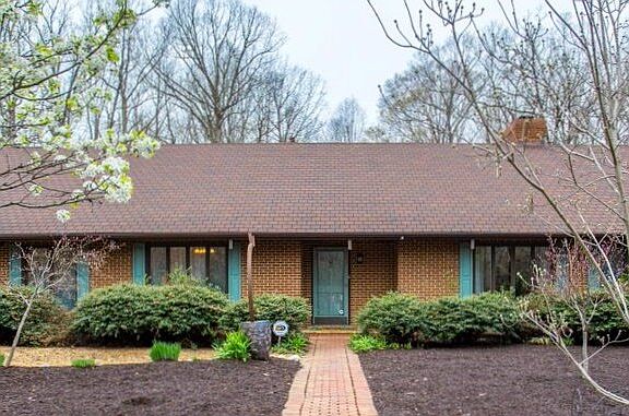4th image of 16 Olde Plantation Dr