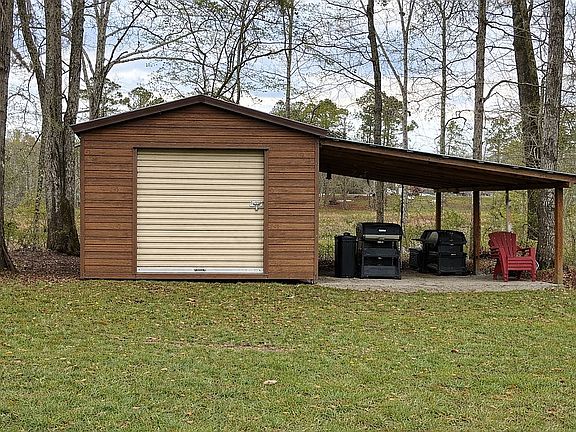 5th image of 9 Beaver Dam Rd