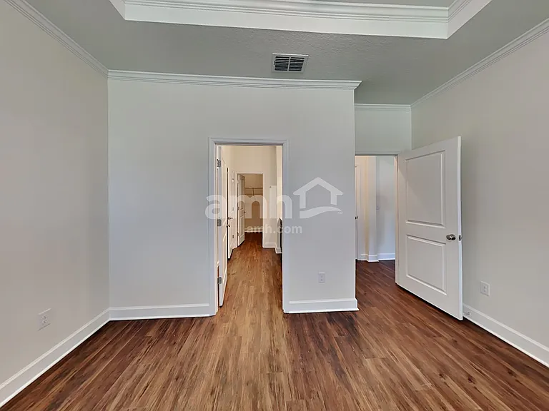 1131 Walden Pond Dr — Photo 14