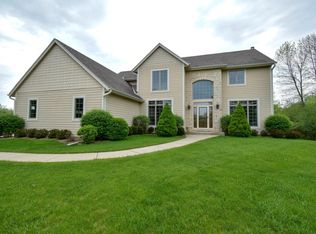 511 Kara Ln, Grafton, WI 53024