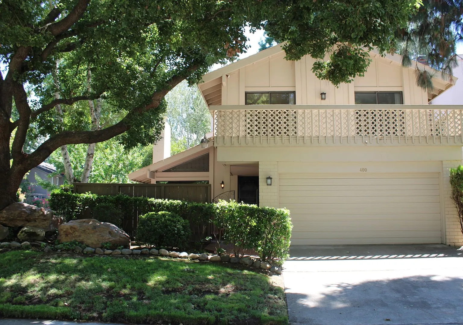 Hartnell Place 400 — Photo 1