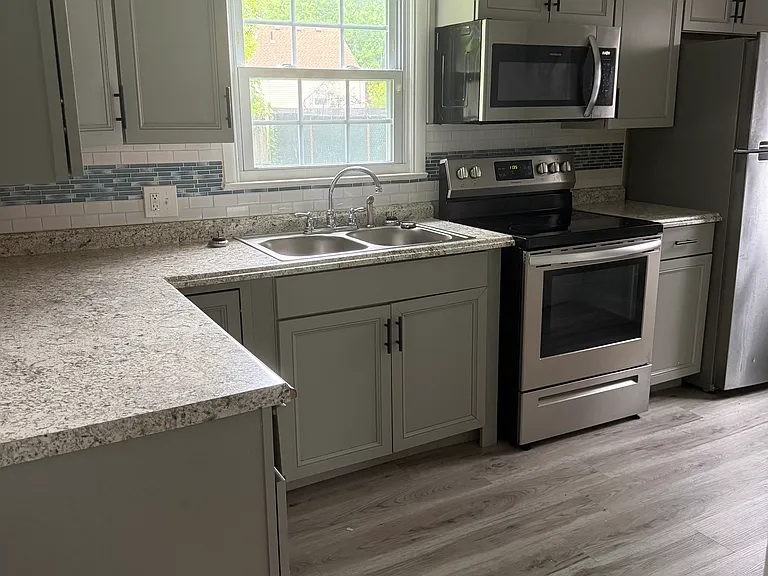 834 Sarcee Ave — Photo 2
