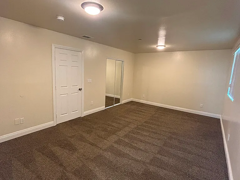 638 W Colden Ave — Photo 17
