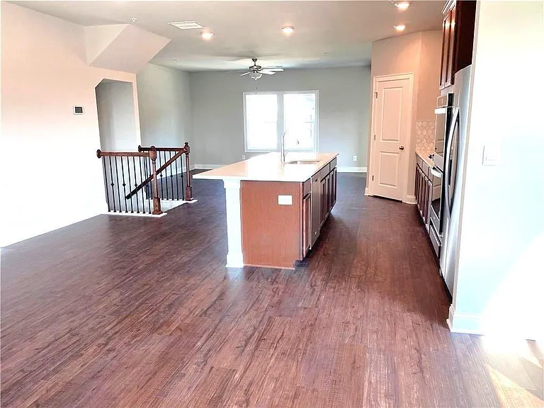 912 Sweetwater Grv — Photo 9