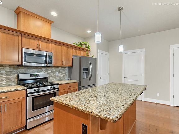 3rd image of 28909 SW San Remo Ave