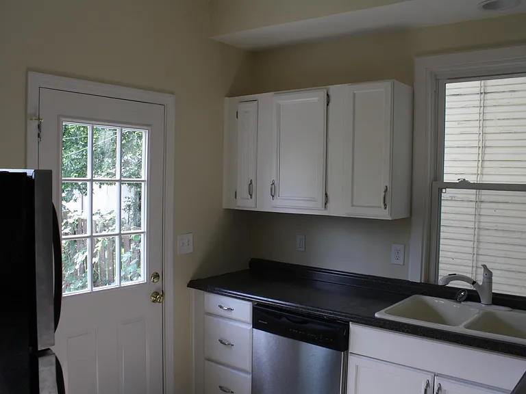 2394 Summit St — Photo 21