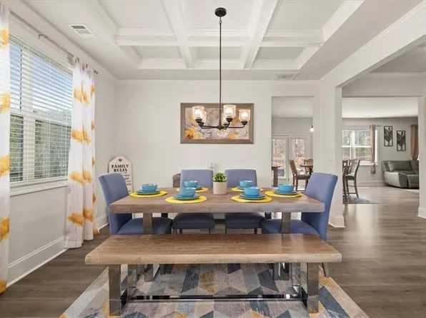 372 Garnet Dr, Acworth, GA 30101