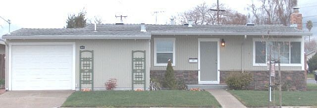 Newly renovated 3 bdm, 2 bth plus family room, laundry room home