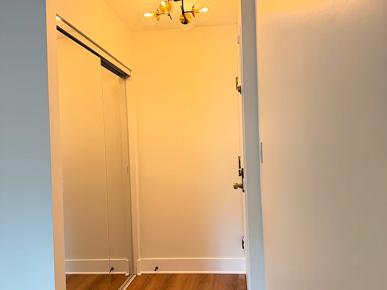 7353 Blackburn Ave #206 — Photo 19