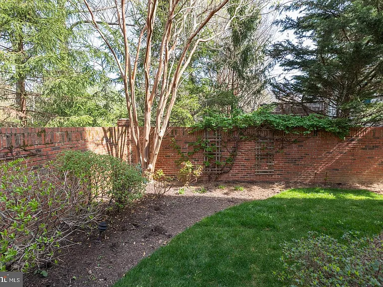 9588 Lagersfield Cir — Photo 43