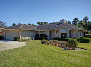 19 Forest Park Dr, Vero Beach, FL 32962