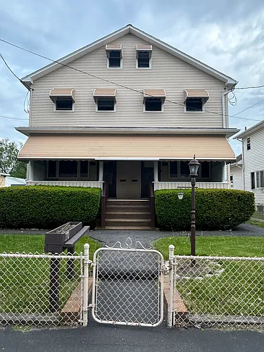 110 E Grant St Photo 1