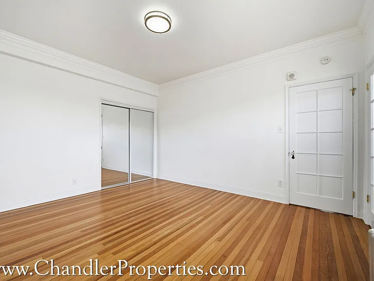 628 Scott St — Photo 6