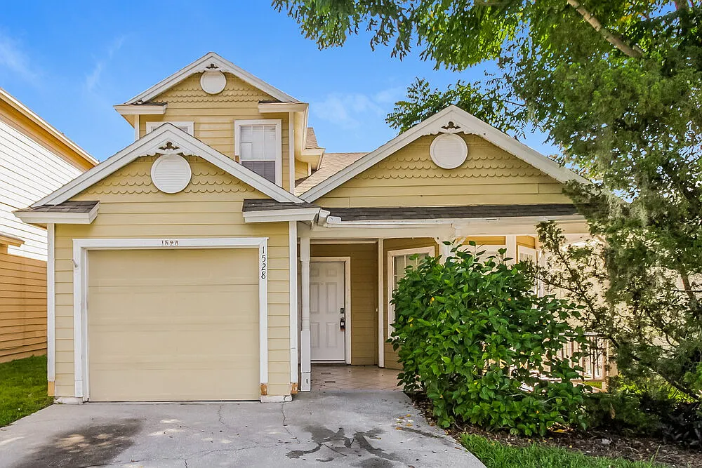 3 bed, 2.5 bath, 1468 sqft, $2,295 — Photo 1