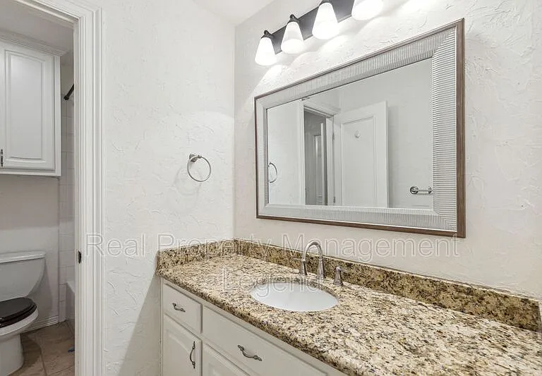 5004 Seville Ln — Photo 28