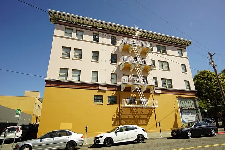 Shattuck Apartments — Photo 4