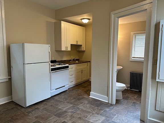 4th image of 2943 N Bartlett Ave #3