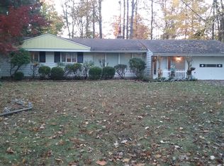 6160 S Woodlane Dr, Mayfield Village, OH 44143