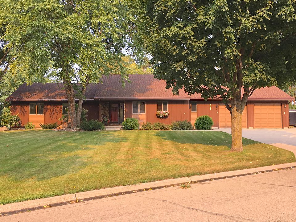 1st image of 424 Crescent Dr