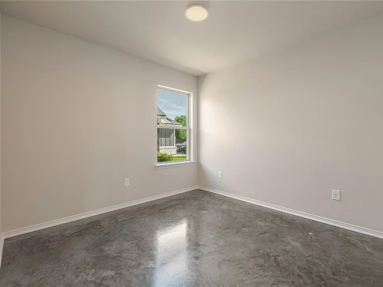 2807 Messenger Way — Photo 3