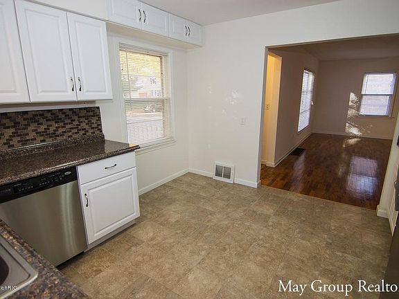 3rd image of 301 Spruce St SE