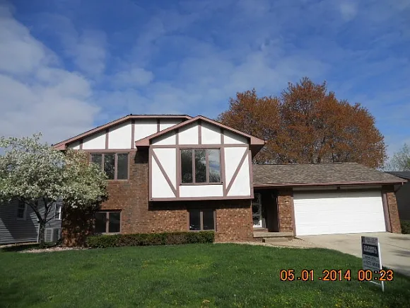 1030 Buckeye Ln photo 1
