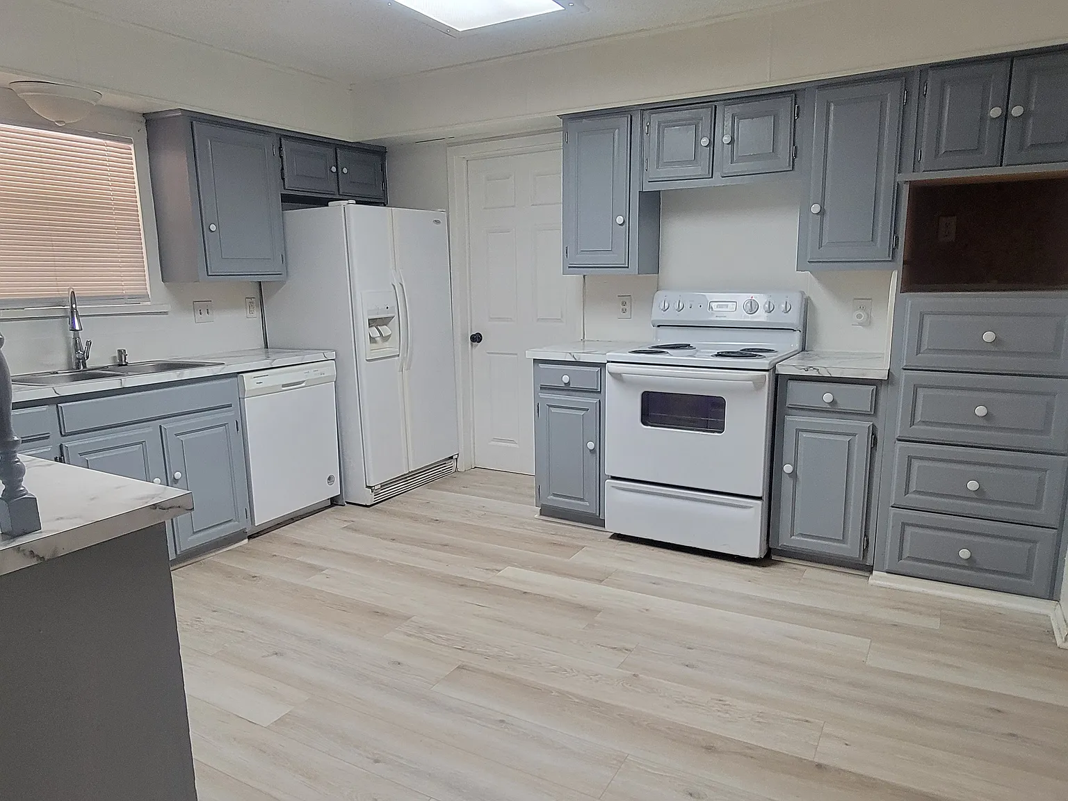 3 bed, 1946 sqft, $1,600 — Photo 3