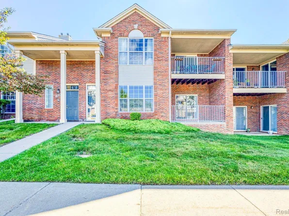 1828 Flagstone Cir, Rochester, MI 48307