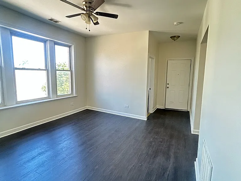 841 W 61st St #3 — Photo 10