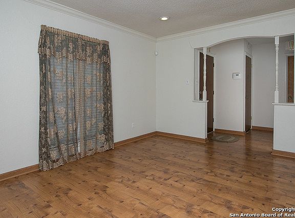 5th image of 5807 Farragut Dr