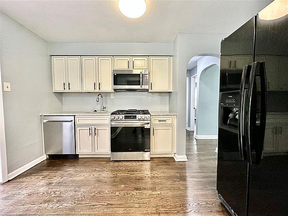 4th image of 7819 Underhill Dr