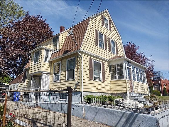 2nd image of 1123 S Broadway