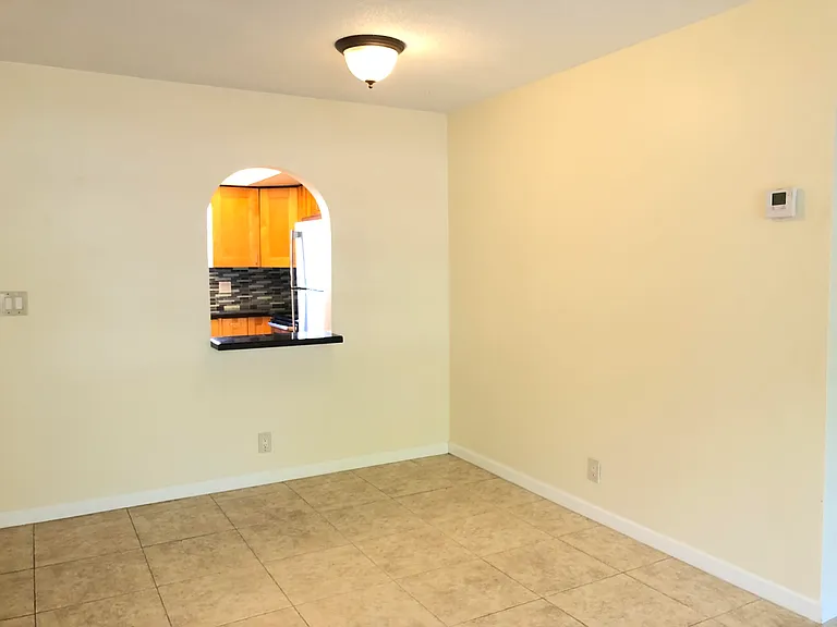 5811 NE 14th Rd #4 — Photo 4