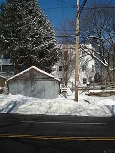 2nd image of 253 Manning Blvd