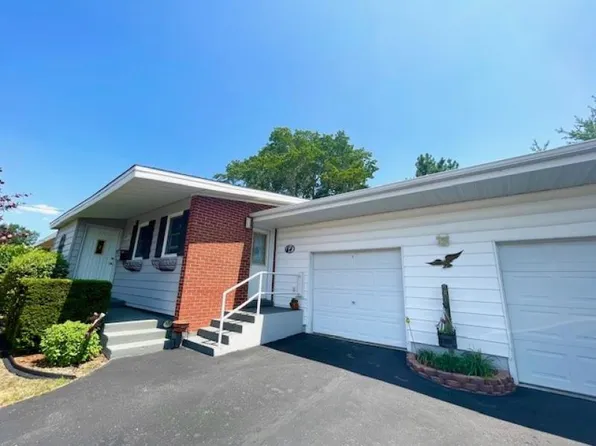 8102 Delaware St #B, Oscoda, MI 48750