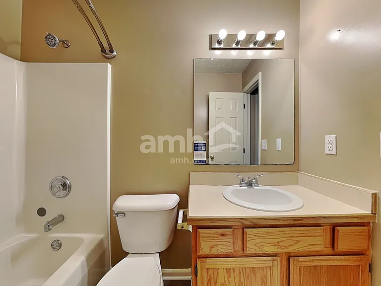 132 Warner Dr — Photo 17