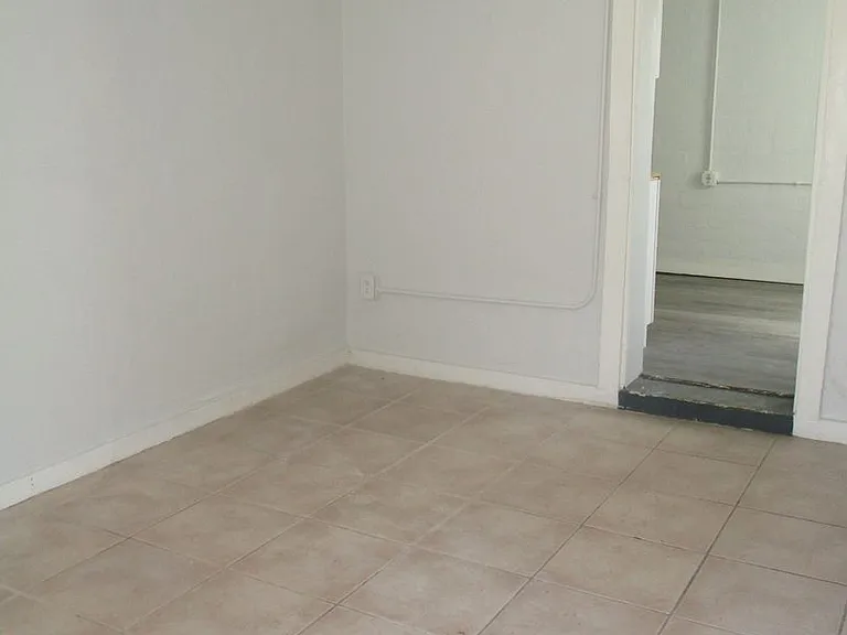 117 S Grandview Ave #8 — Photo 3